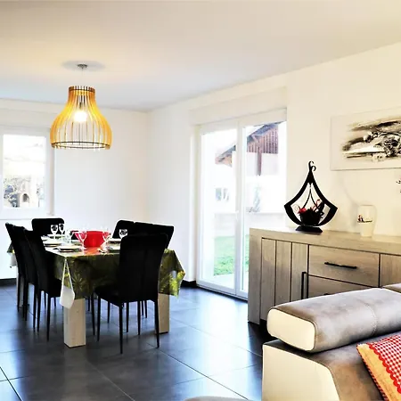 Maison Familiale Spacieuse, Animaux Acceptés à - Fr-1-744-51 *