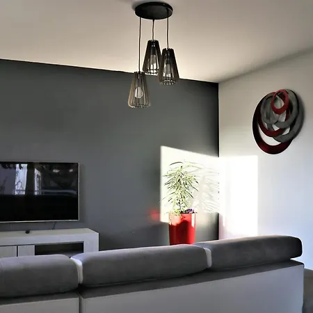 Maison Familiale Spacieuse, Animaux Acceptés à - Fr-1-744-51