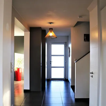 Maison Familiale Spacieuse, Animaux Acceptés à - Fr-1-744-51