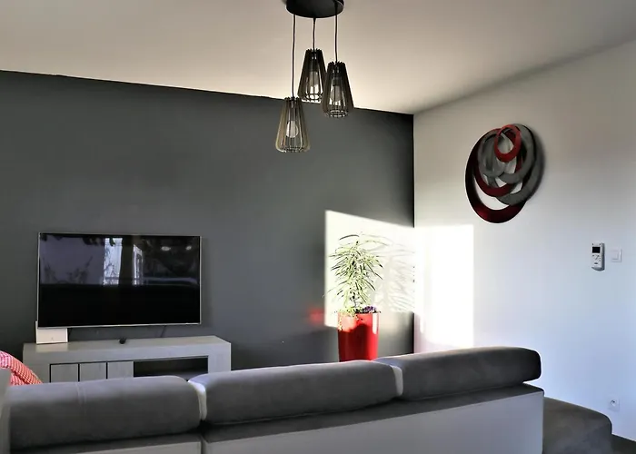 Maison Familiale Spacieuse, Animaux Acceptés à - Fr-1-744-51